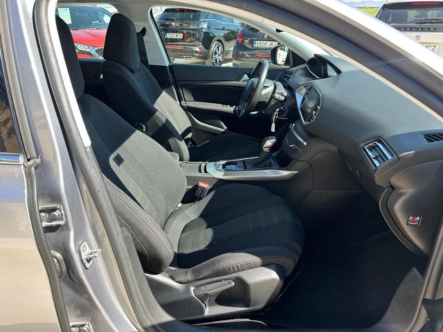 PEUGEOT 308 ALLURE 1.2 E-THP AUTO SPANISH LHD IN SPAIN 61000 MILES SUPERB 2017